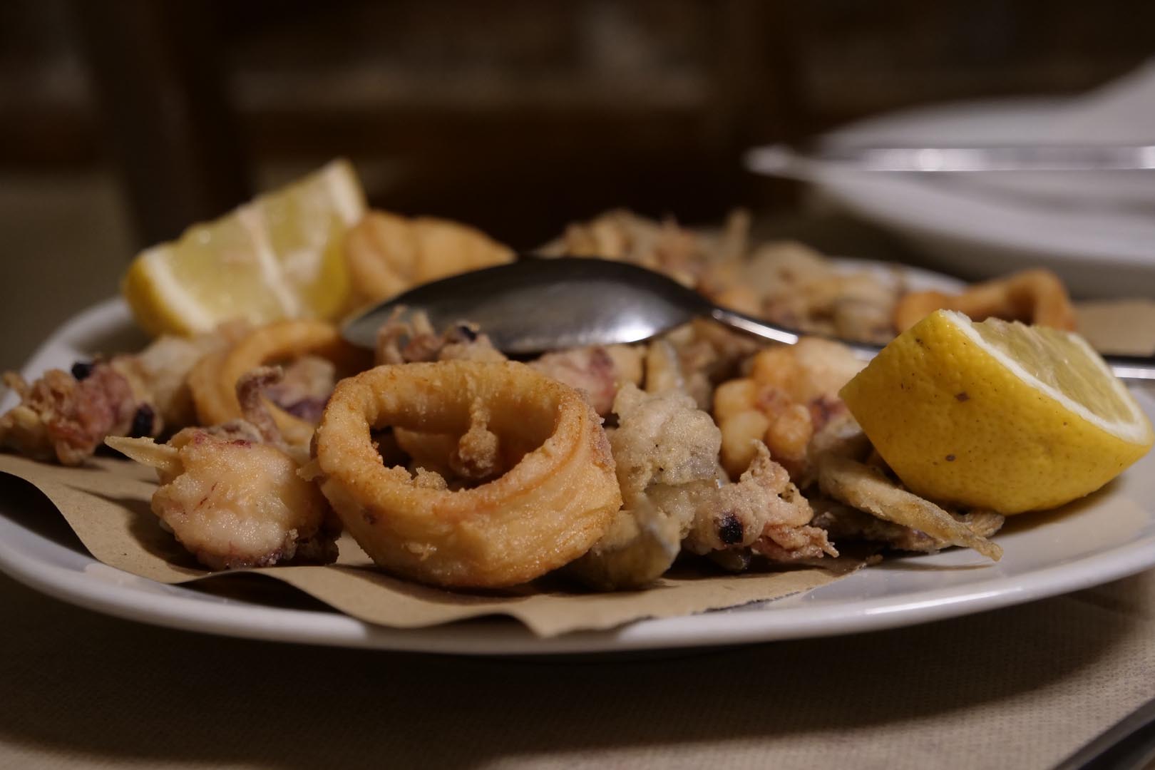 Trattoria di pesce a Catania - frittura di calamari